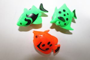Toy Capsule qutlh DaqaSmoH Dub mep Toy ghotI' mach mep Toy bIQ'a' ghotI'